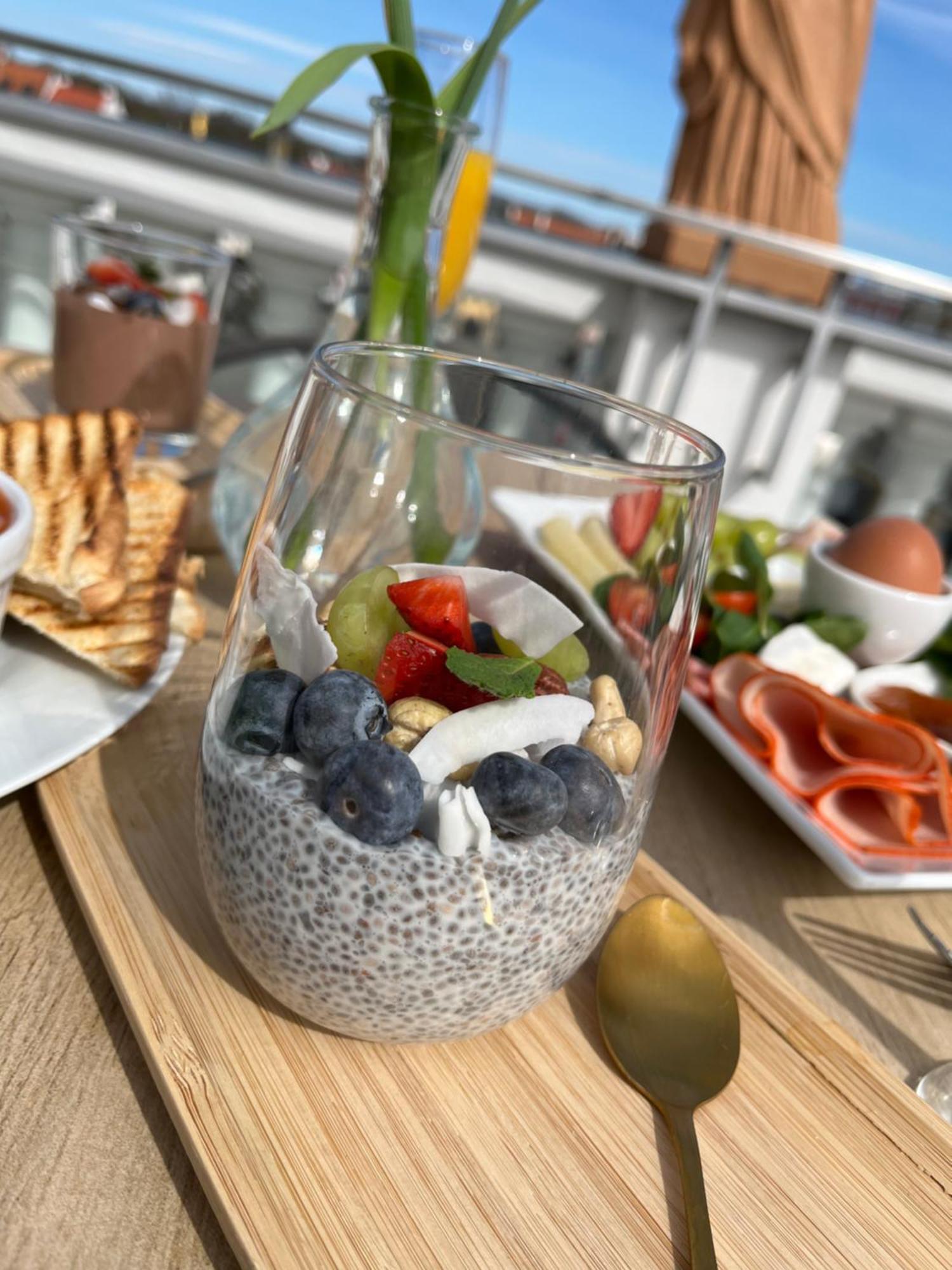 Hotel U Zlateho Kohouta Kromeriz Ngoại thất bức ảnh