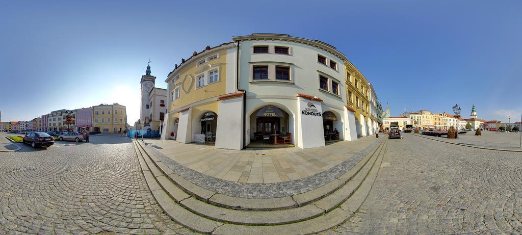Hotel U Zlateho Kohouta Kromeriz Ngoại thất bức ảnh