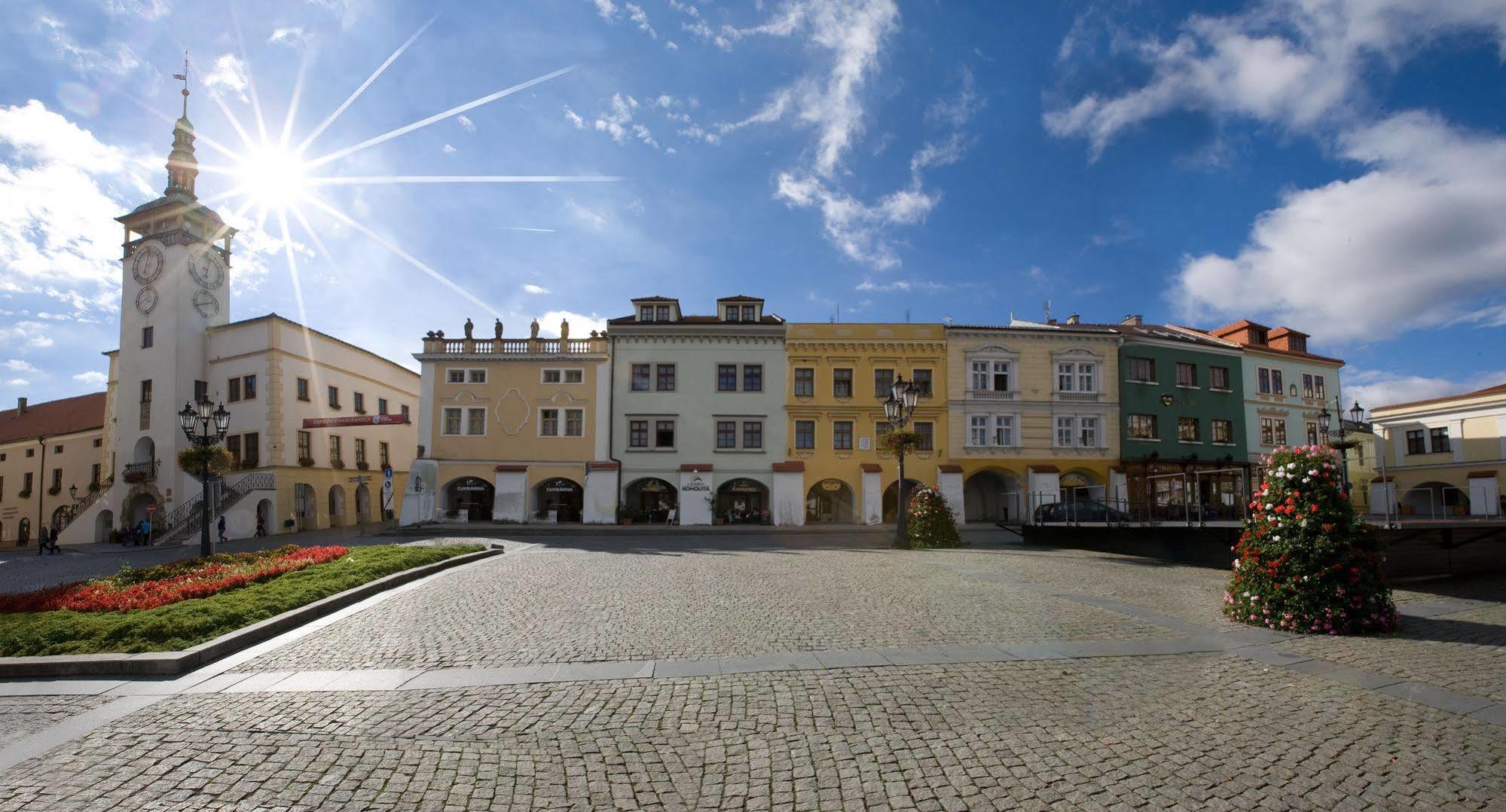 Hotel U Zlateho Kohouta Kromeriz Ngoại thất bức ảnh