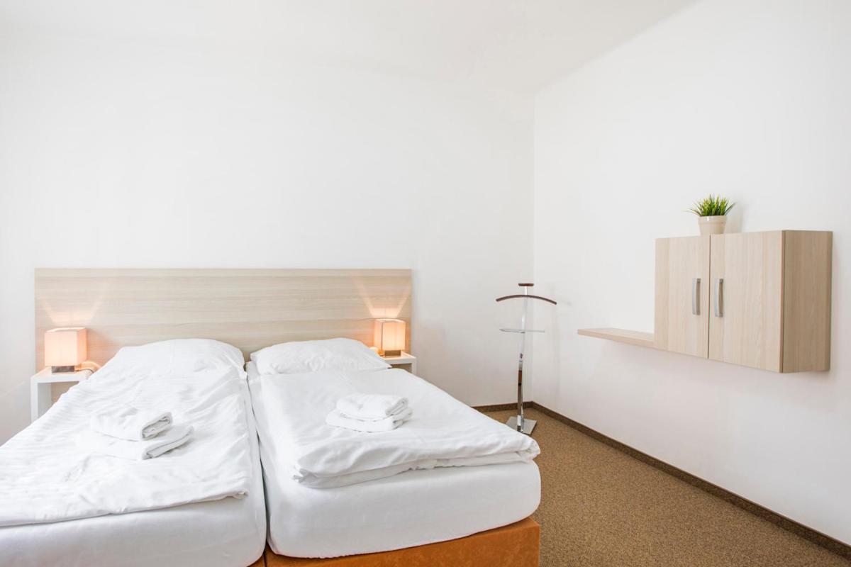 Hotel U Zlateho Kohouta Kromeriz Ngoại thất bức ảnh