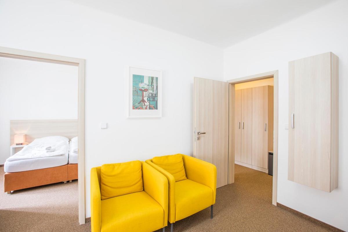 Hotel U Zlateho Kohouta Kromeriz Ngoại thất bức ảnh