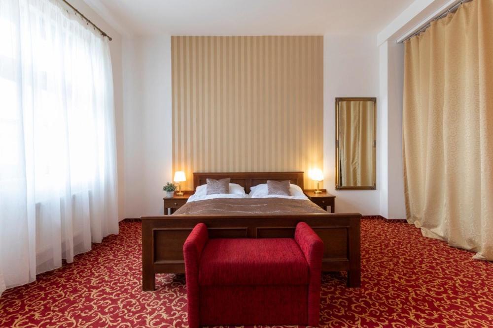 Hotel U Zlateho Kohouta Kromeriz Ngoại thất bức ảnh