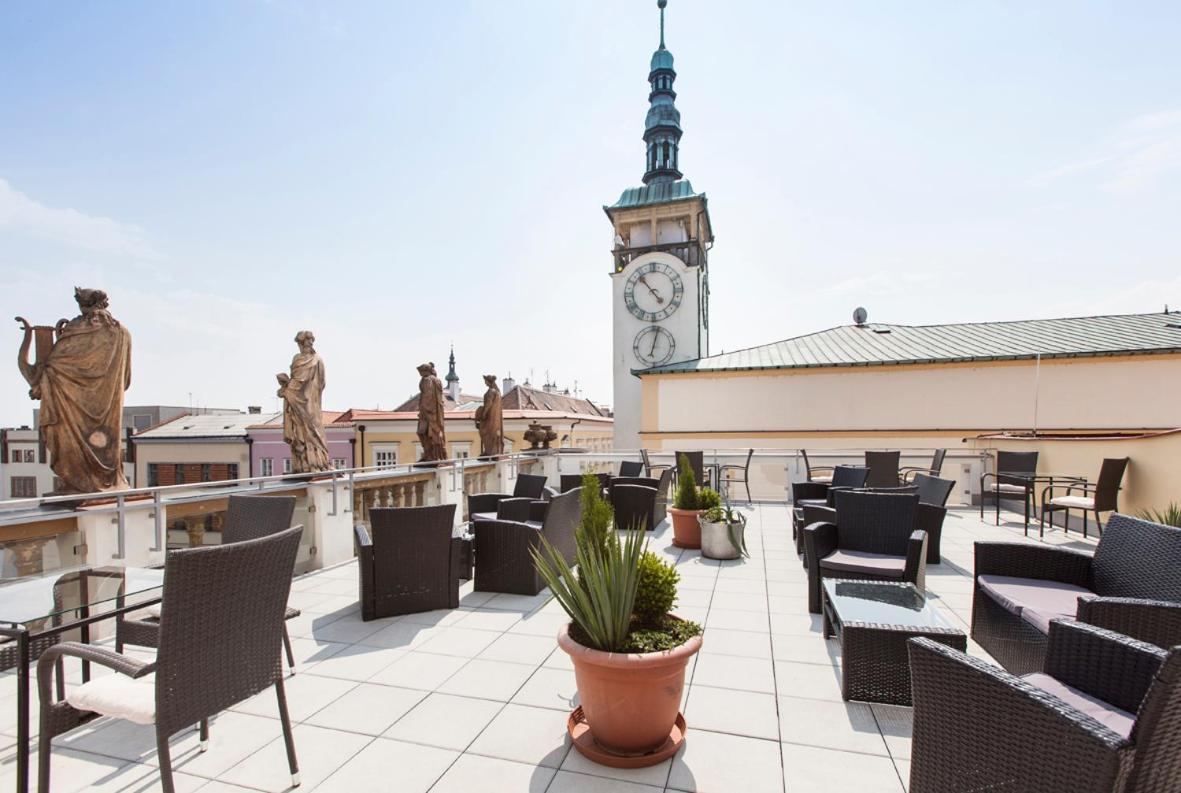 Hotel U Zlateho Kohouta Kromeriz Ngoại thất bức ảnh