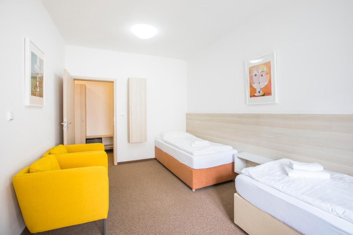 Hotel U Zlateho Kohouta Kromeriz Ngoại thất bức ảnh